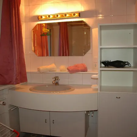 Grosse In Mit Grossem Garten Appartement *